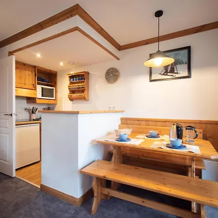 Cosy Avec 2 Balcons, Casier A Skis Et Services Inclus, - Fr-1-291-1007