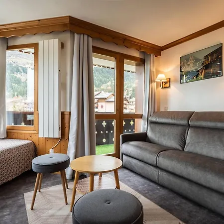 Cosy Avec 2 Balcons, Casier A Skis Et Services Inclus, - Fr-1-291-1007